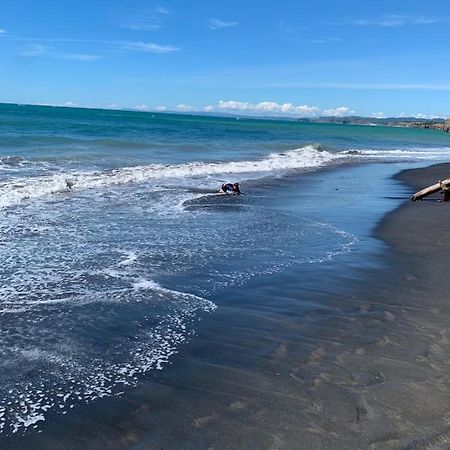 Urenui Beach Bach Εξωτερικό φωτογραφία